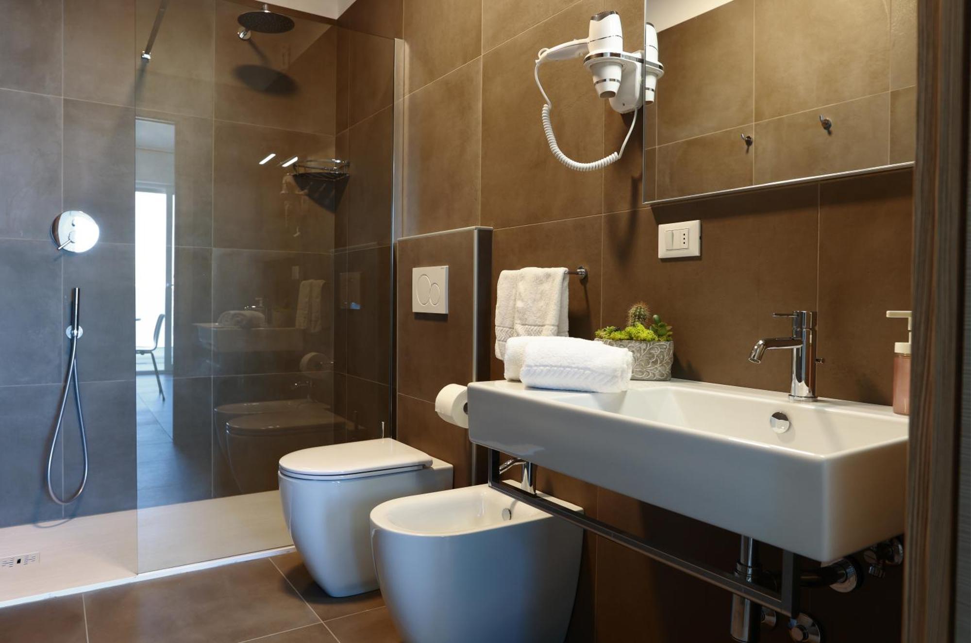 Hotel Luciana 비비오네 외부 사진