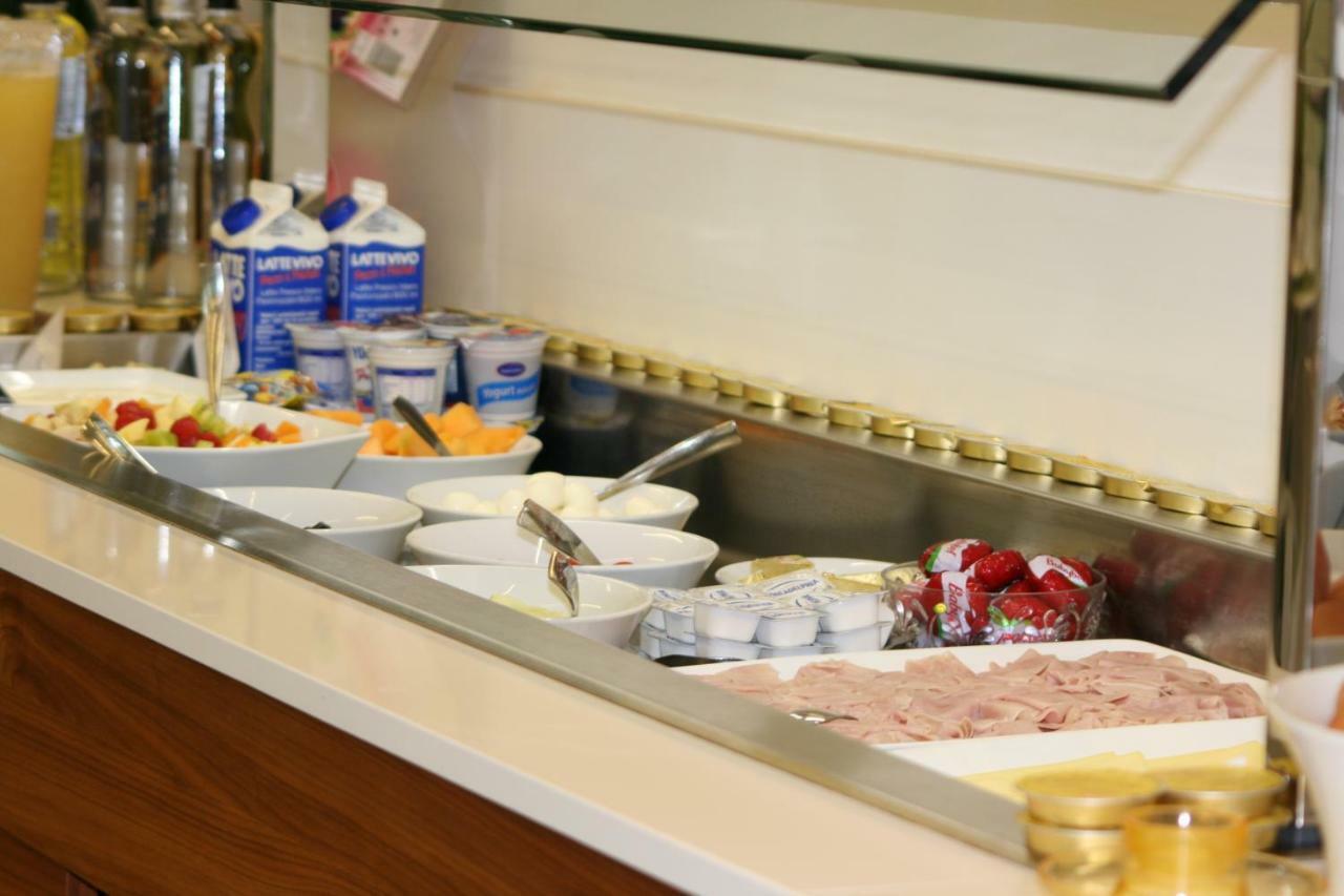 Hotel Luciana 비비오네 외부 사진