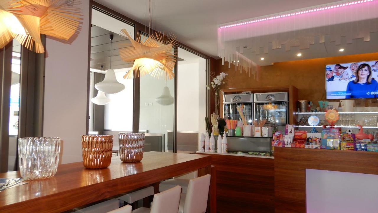 Hotel Luciana 비비오네 외부 사진